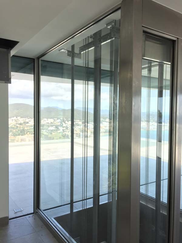 FE3D Carpinterías ventanas de vidrio y metal